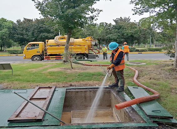 月湖化油池清理